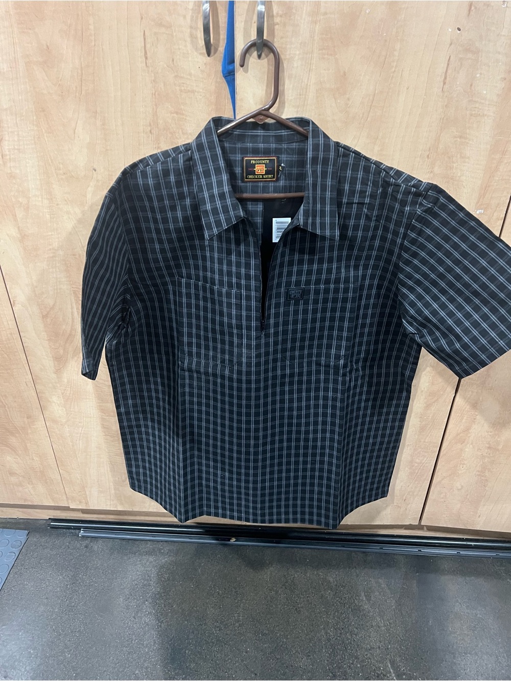 FB COUNTRY BRAND Black and Gray Short-Sleeve Plaid Button-Up Shirt